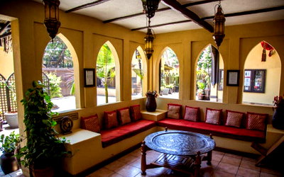 1.13-Acre Hotel with Garden & Parking