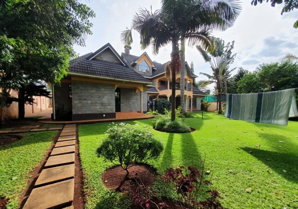 5BR All-Ensuite Townhouse on Half-Acre with DSQ - Old Runda
