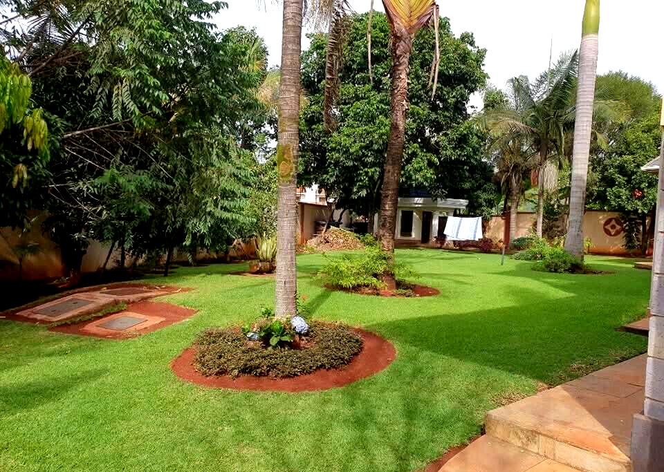 5BR All-Ensuite Townhouse on Half-Acre with DSQ - Old Runda