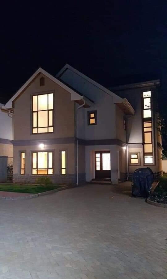 New 5-Ensuite Townhouse with DSQ & Fireplace - Lavington