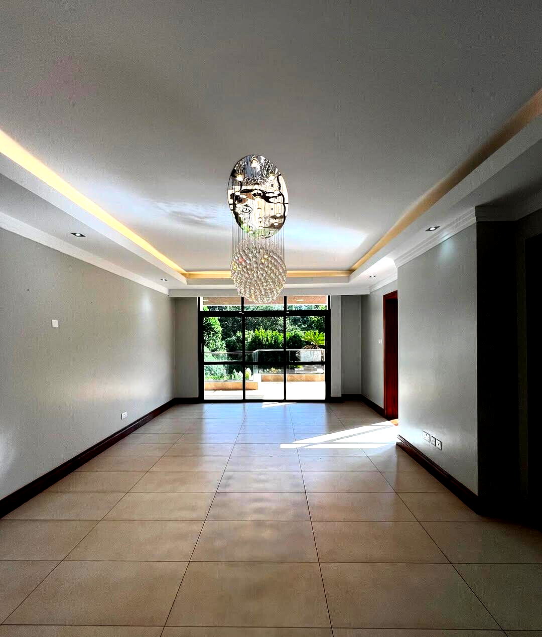 Half-Acre Villa with 5 Ensuites & Pool Access – Karen
