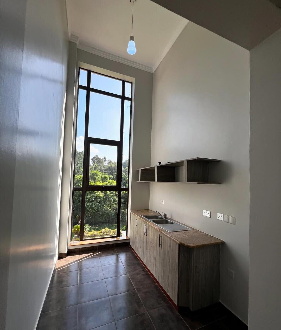 Half-Acre Villa with 5 Ensuites & Pool Access – Karen