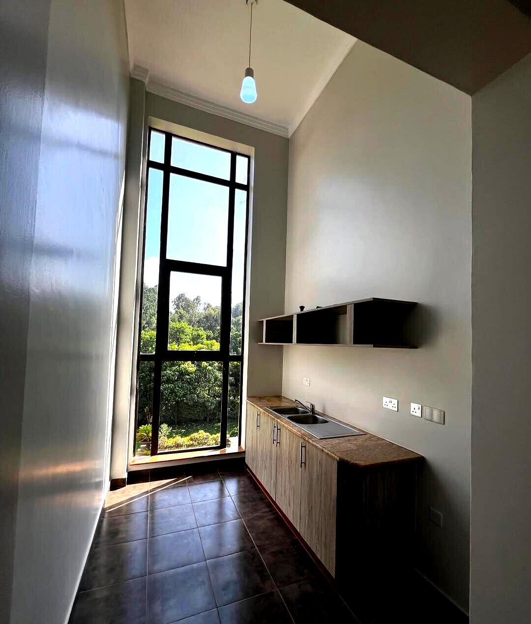 Half-Acre Villa with 5 Ensuites & Pool Access – Karen