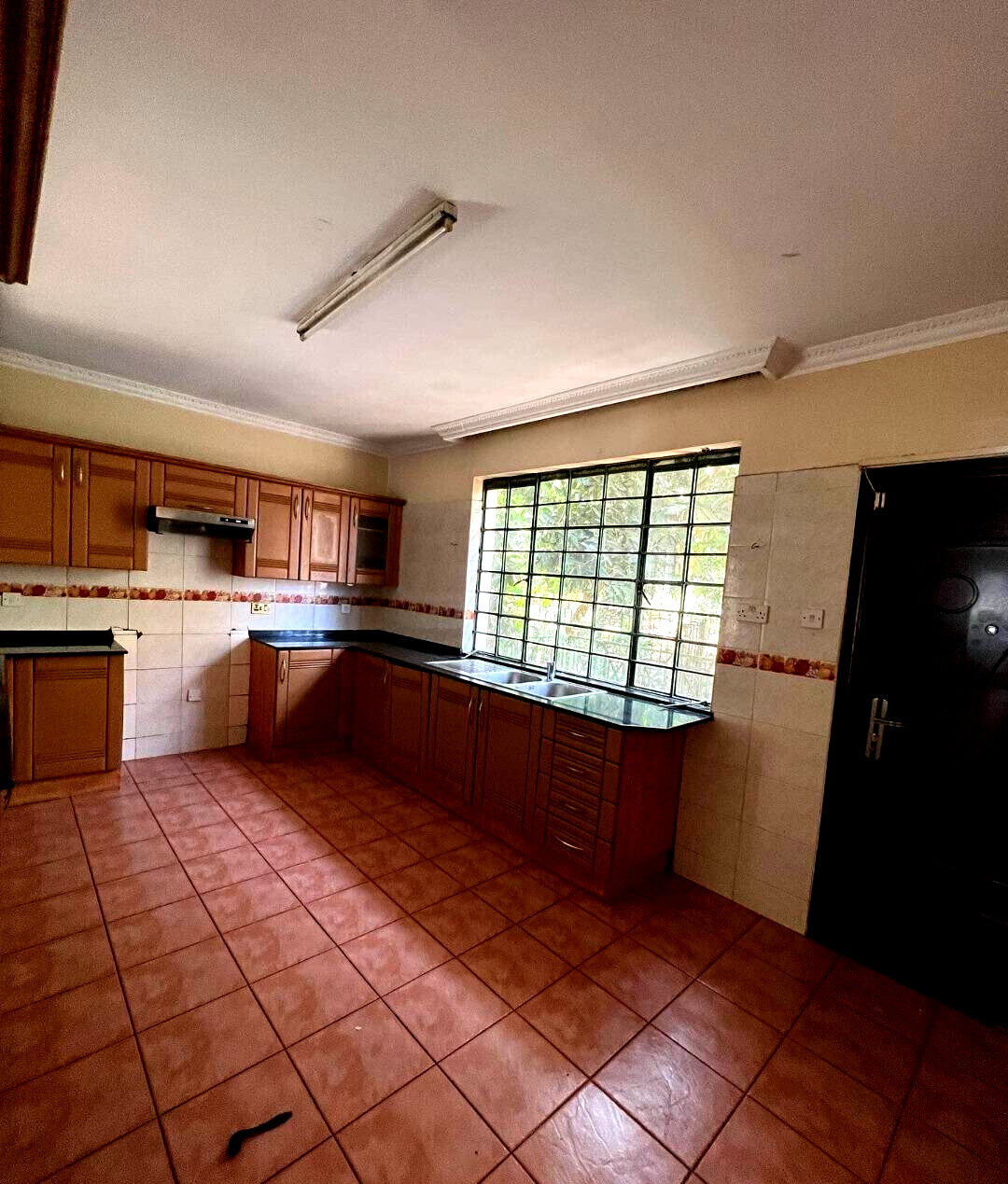5-Ensuite Townhouse with Pool & Family Room - Lavington
