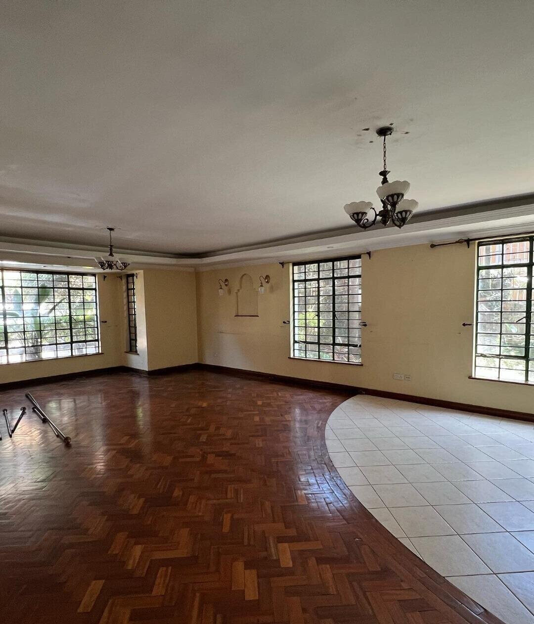 5-Ensuite Townhouse with Pool & Family Room - Lavington