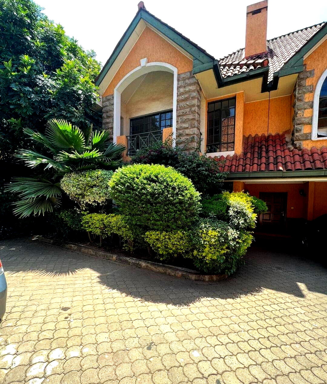 5-Ensuite Townhouse with Pool & Family Room - Lavington