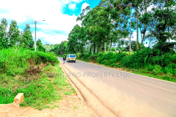 Prime Commercial Plot Fronting Tarmac for Sale in Kikuyu
