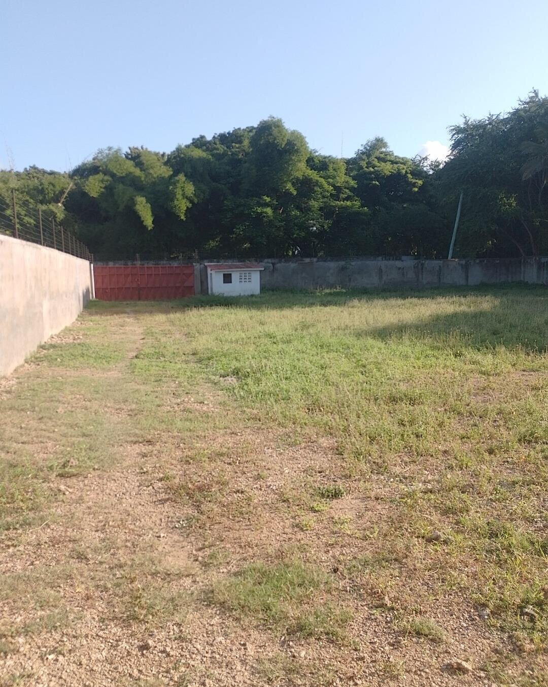 1 Acre Plot with Parking for Rent