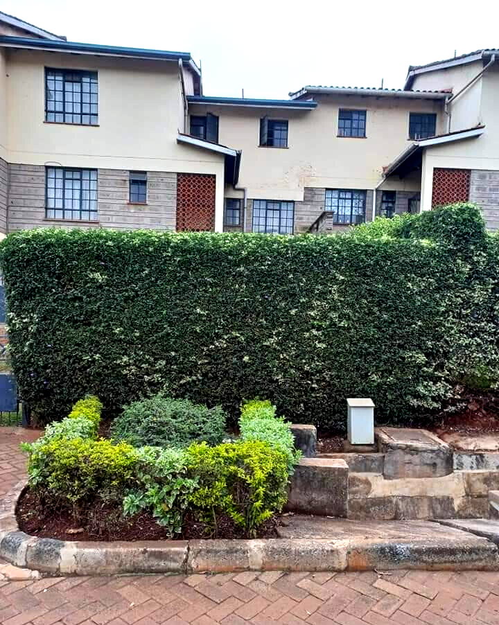 4BR Townhouse with DSQ & Sunken Lounge - Waterfront Gardens, Loresho