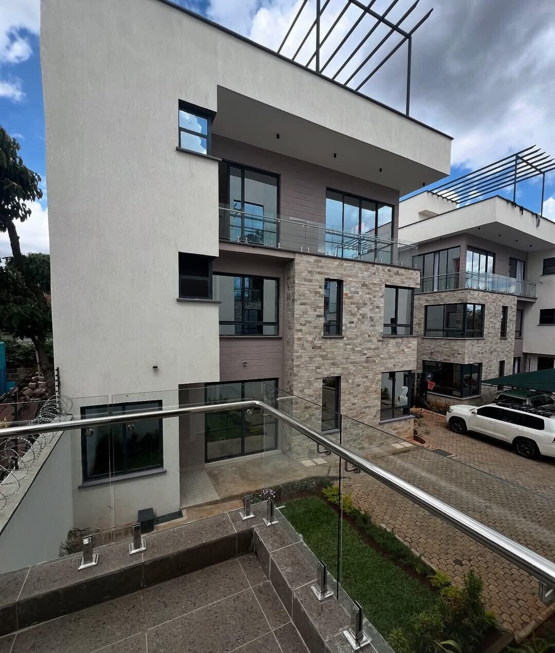 4BR All-Ensuite Townhouse with Rooftop Terrace - Lavington