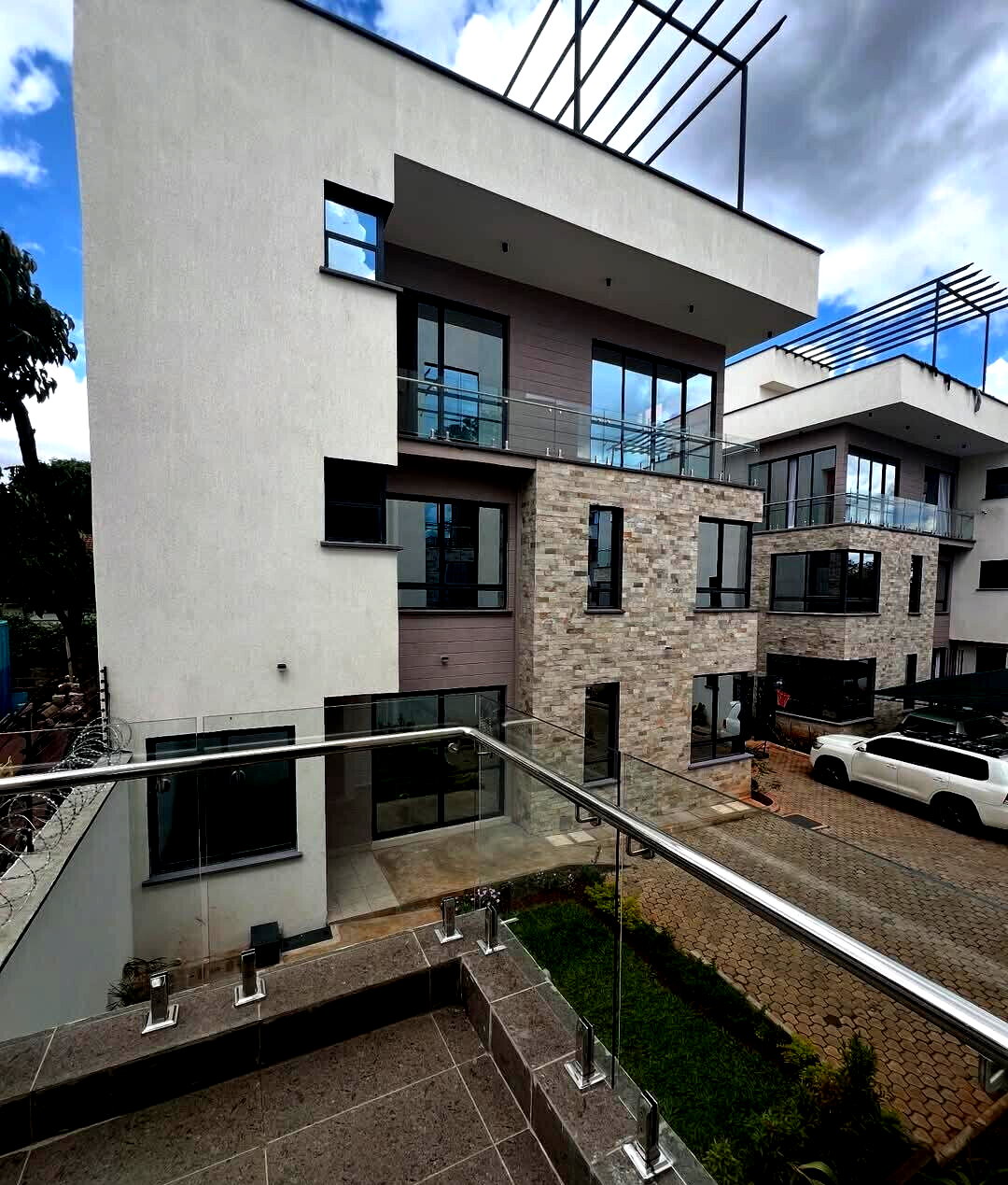 4BR All-Ensuite Townhouse with Rooftop Terrace - Lavington