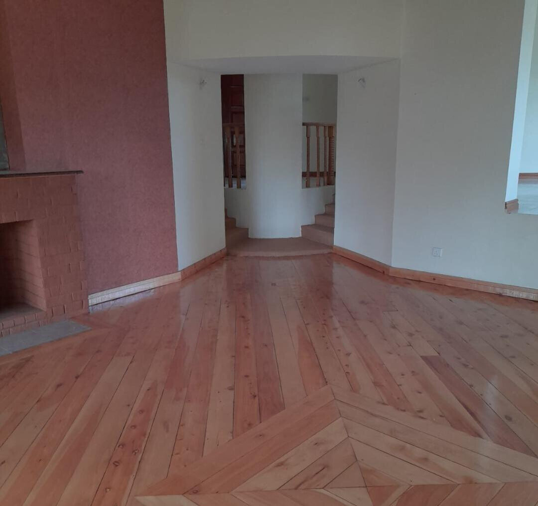0.57 Acre 5BR Home with Garden