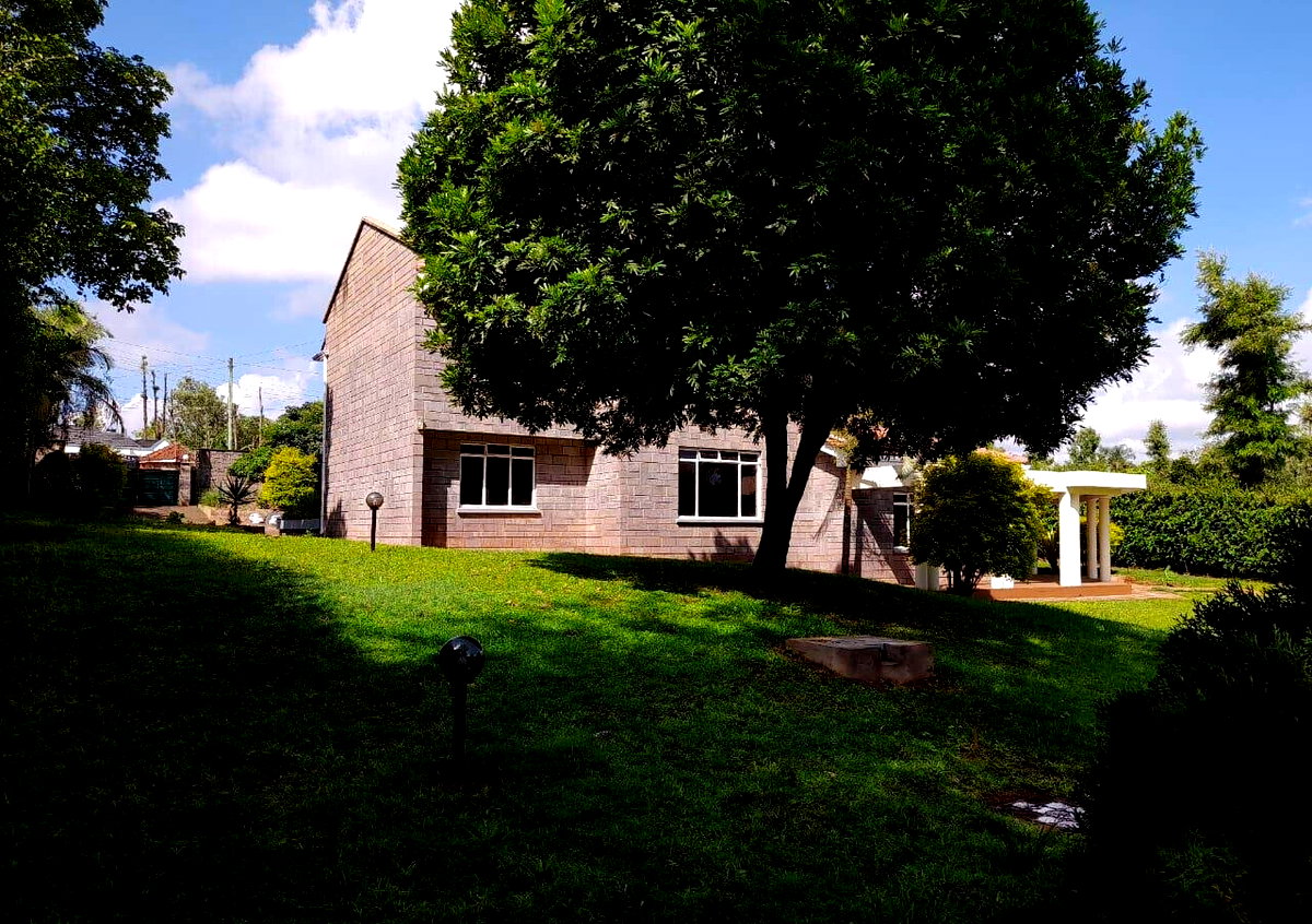 0.57 Acre 5BR Home with Garden