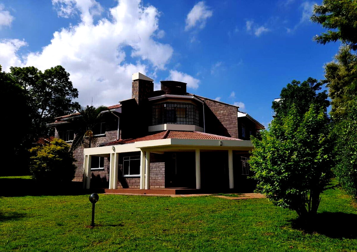 0.57 Acre 5BR Home with Garden
