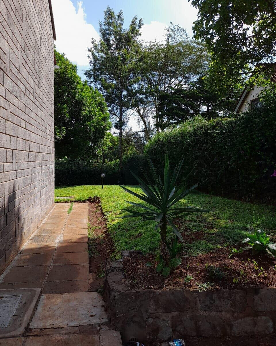 0.57 Acre 5BR Home with Garden