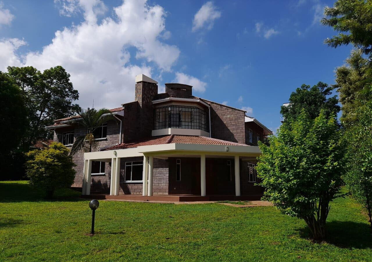 0.57 Acre 5BR Home with Garden