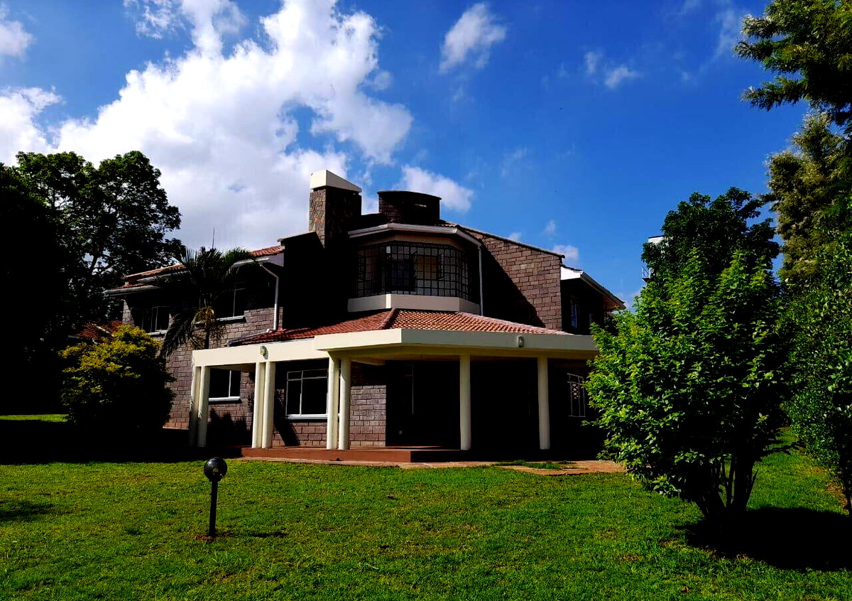 0.57 Acre 5BR Home with Garden