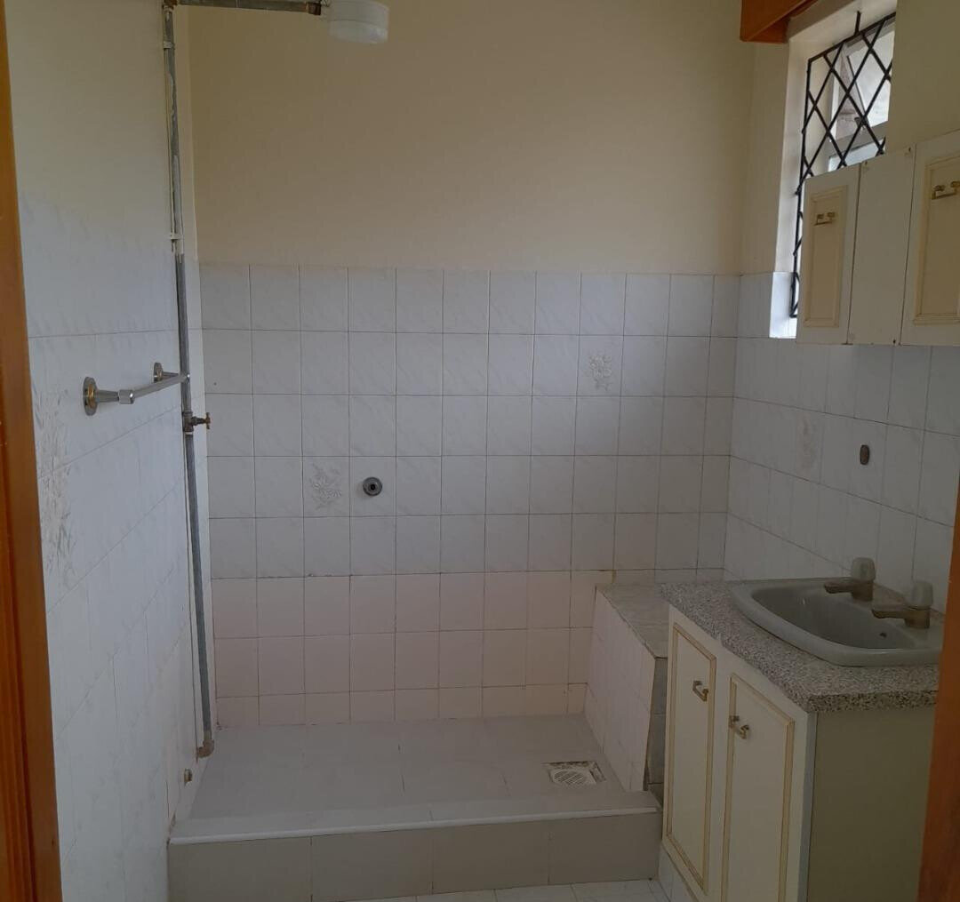 0.57 Acre 5BR Home with Garden