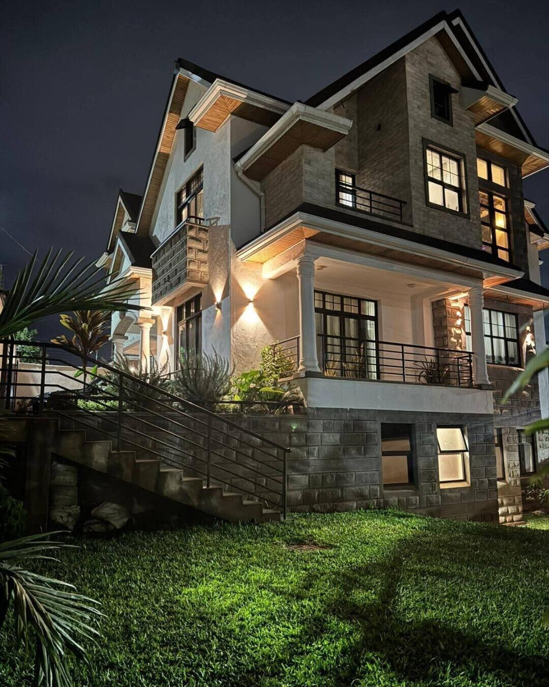 6BR Ultra-Contemporary Mansion with Gym & Home Office - Membley