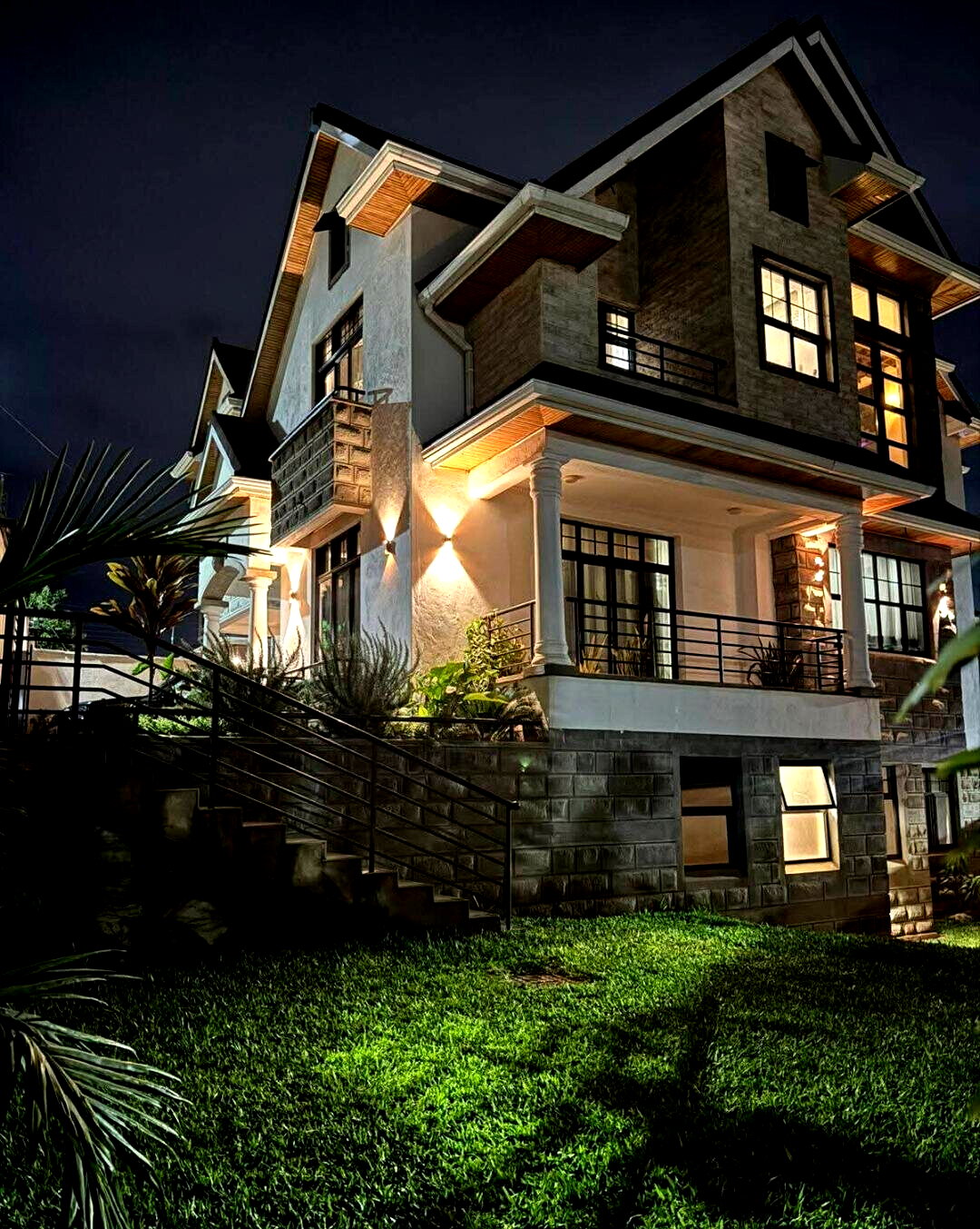 6BR Ultra-Contemporary Mansion with Gym & Home Office - Membley