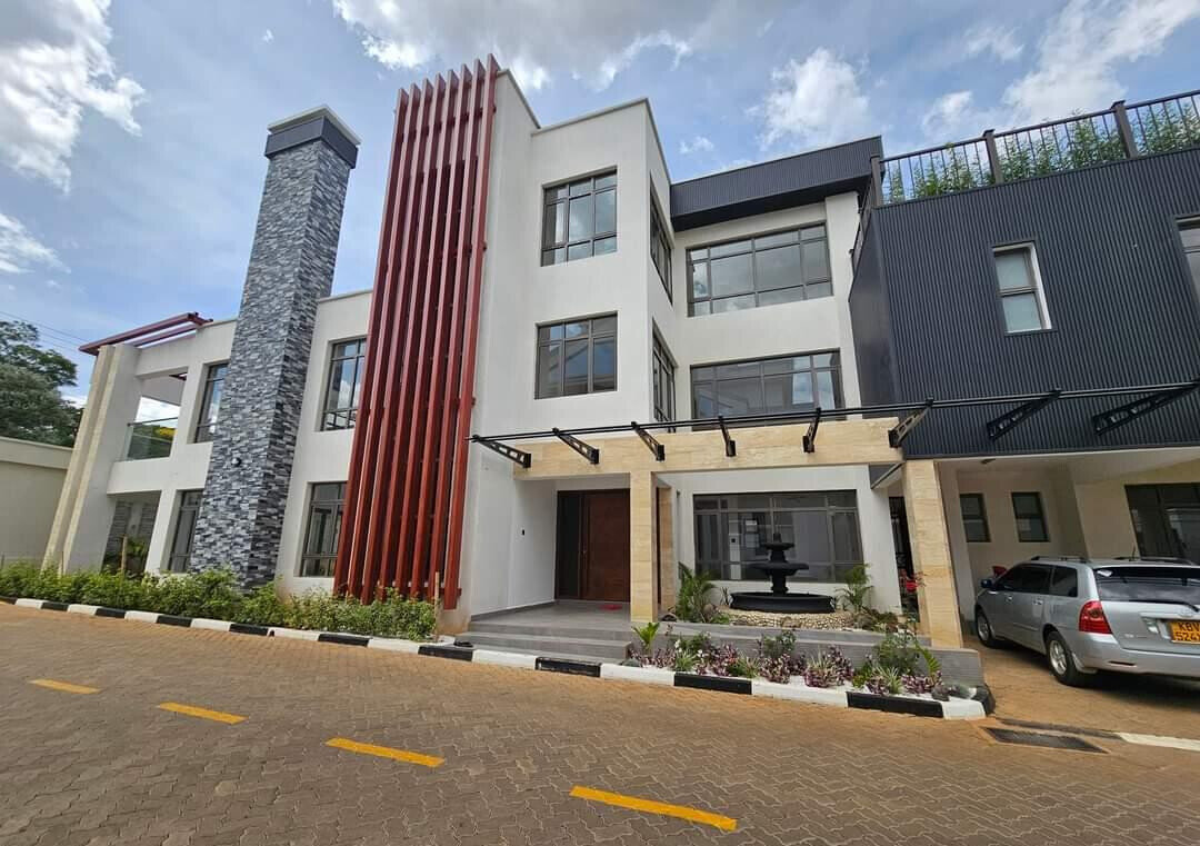6-Bed Smart Villa with Guest Wing & Rooftop Jacuzzi - Lavington