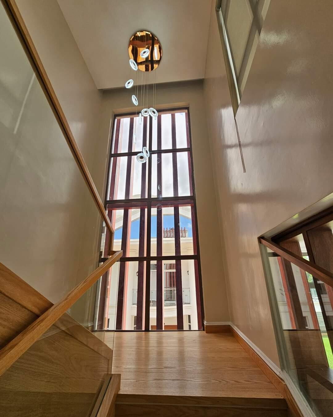 6-Bed Smart Villa with Guest Wing & Rooftop Jacuzzi - Lavington