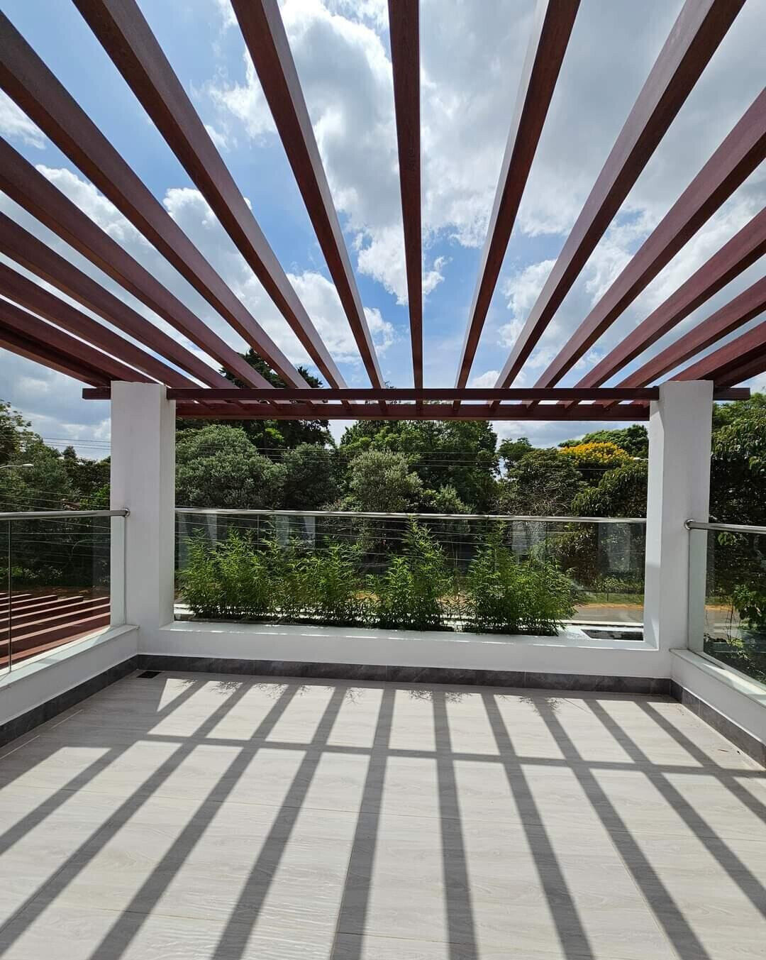 6-Bed Smart Villa with Guest Wing & Rooftop Jacuzzi - Lavington