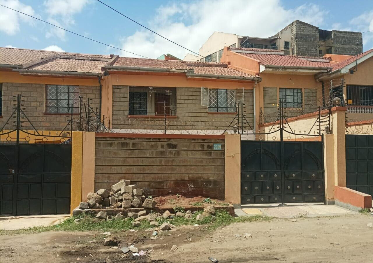 4BR All-Ensuite Townhouse with 20,000L Water - Komarock