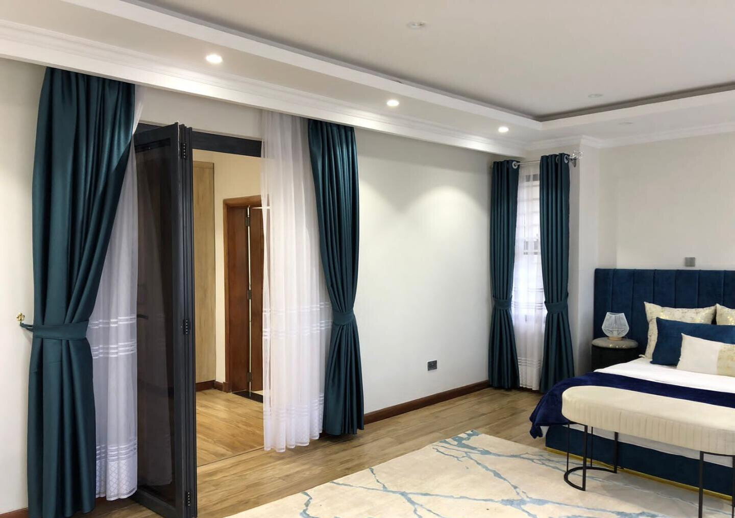 4BR All-Ensuite Townhouse with Fireplace & Private Garden - Runda