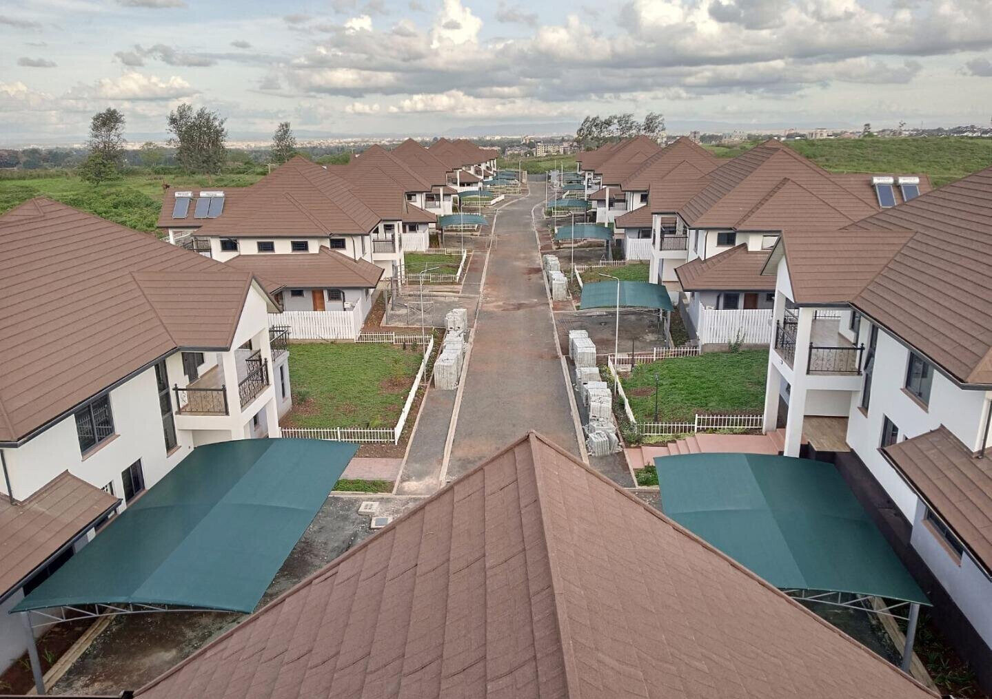 4BR All-Ensuite Townhouse with Fireplace & Private Garden - Runda