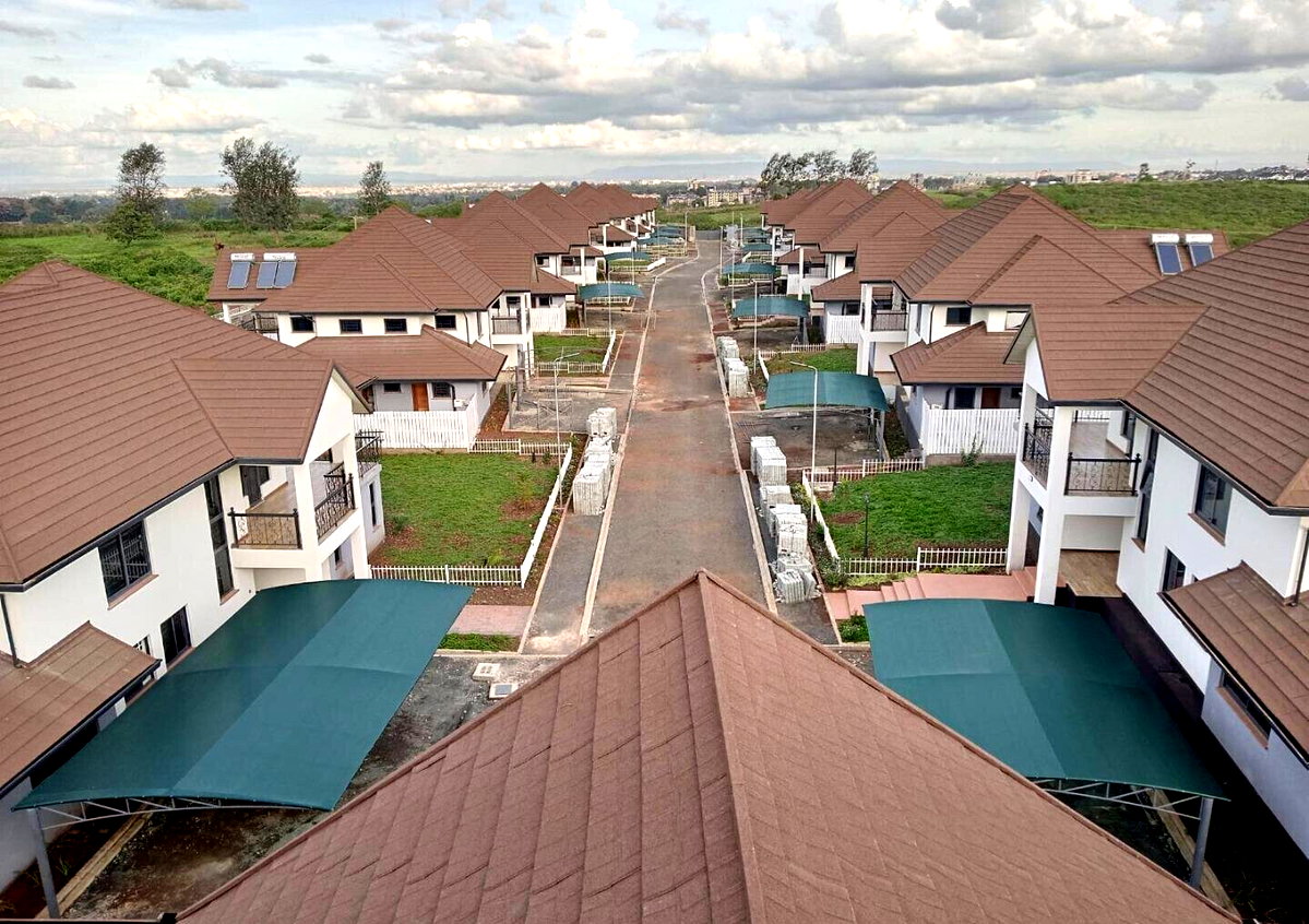 4BR All-Ensuite Townhouse with Fireplace & Private Garden - Runda