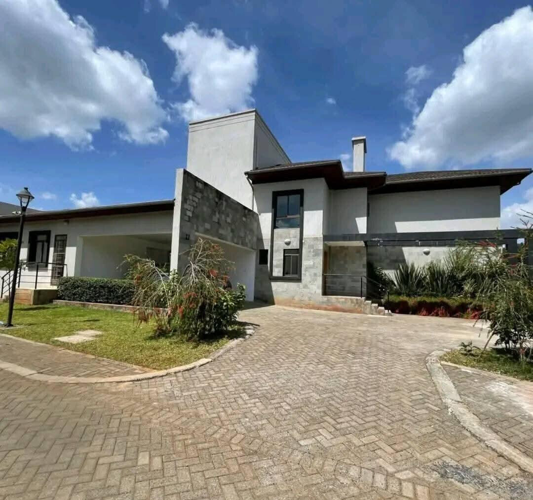 5-Ensuite Townhouse with Fireplace & Forest Views – Karen