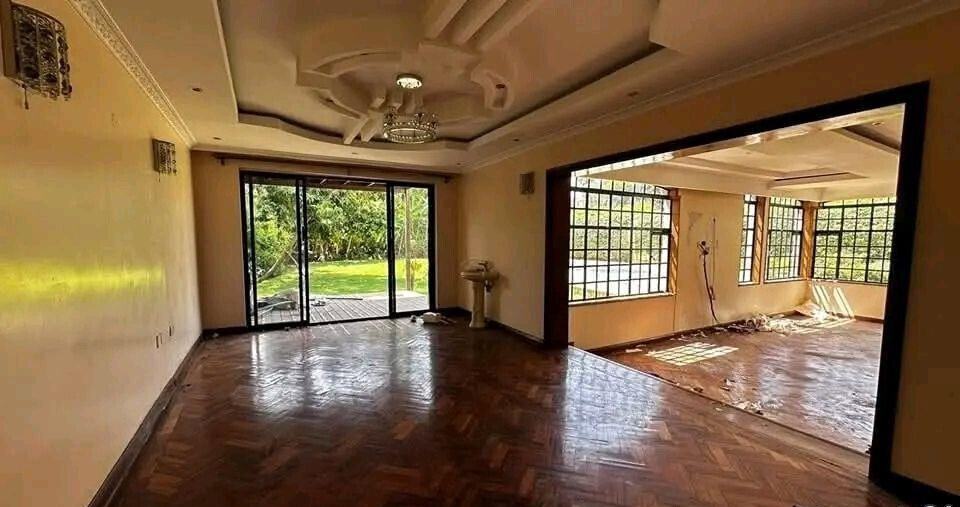 1/2 Acre Diplomatic Residence