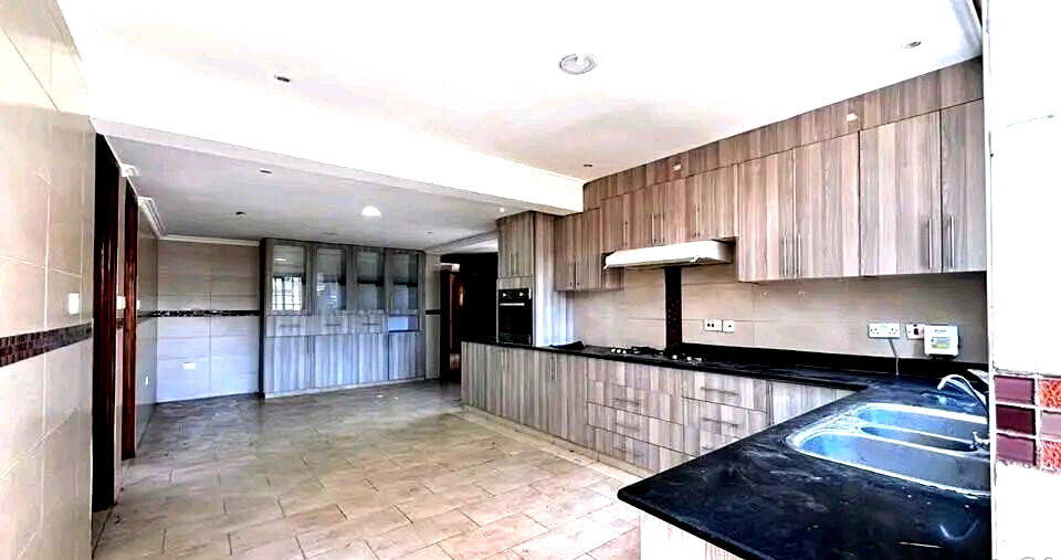 1/2 Acre Diplomatic Residence