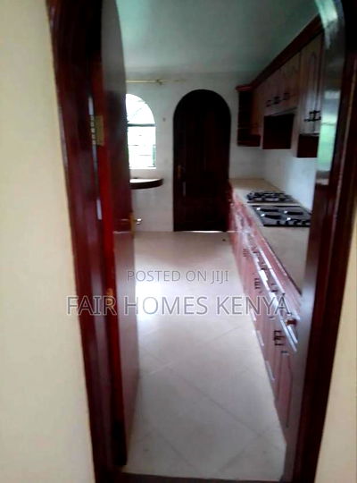 5bdrm Townhouse/Terrace in Riverside Drive for sale - Image 8