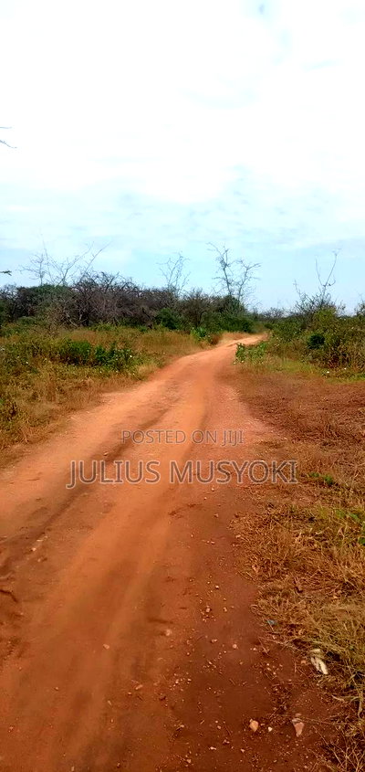 8 Acres Makindu Makueni - Image 2