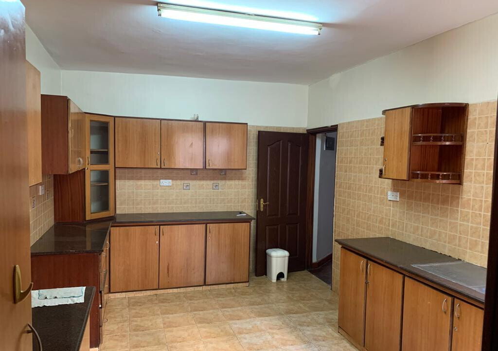 5-Ensuite Townhouse with Solar & Borehole - Lavington Gated Community