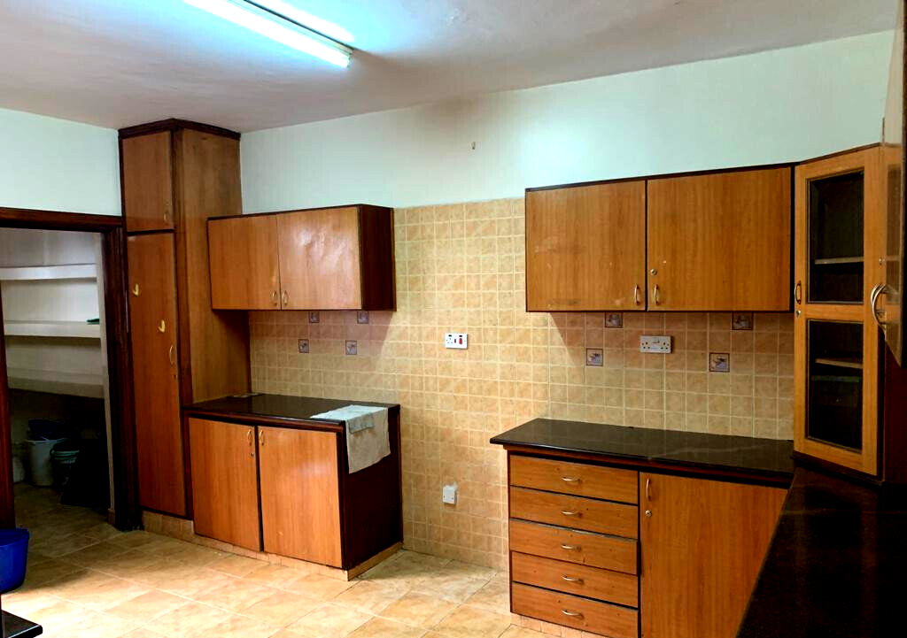 5-Ensuite Townhouse with Solar & Borehole - Lavington Gated Community