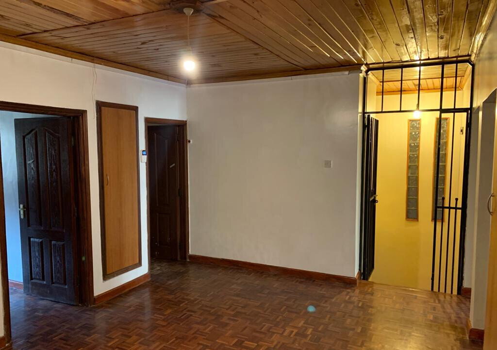 5-Ensuite Townhouse with Solar & Borehole - Lavington Gated Community