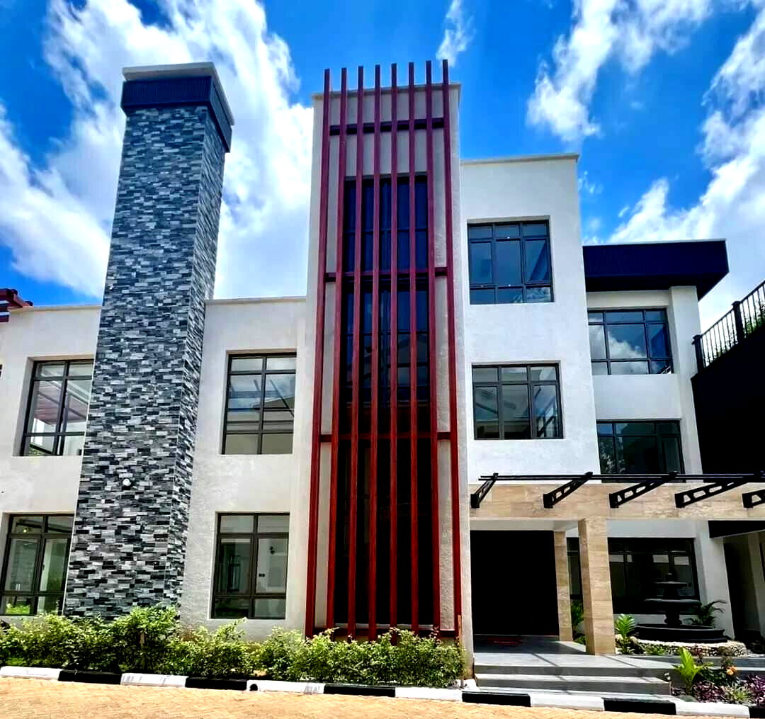 6-Bedroom Villa with Rooftop Jacuzzi & Private Garden - Lavington