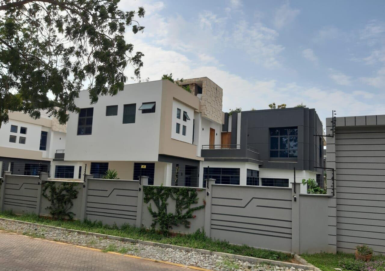 4BR Townhouse with Pool & Generator - Links Road, Nyali