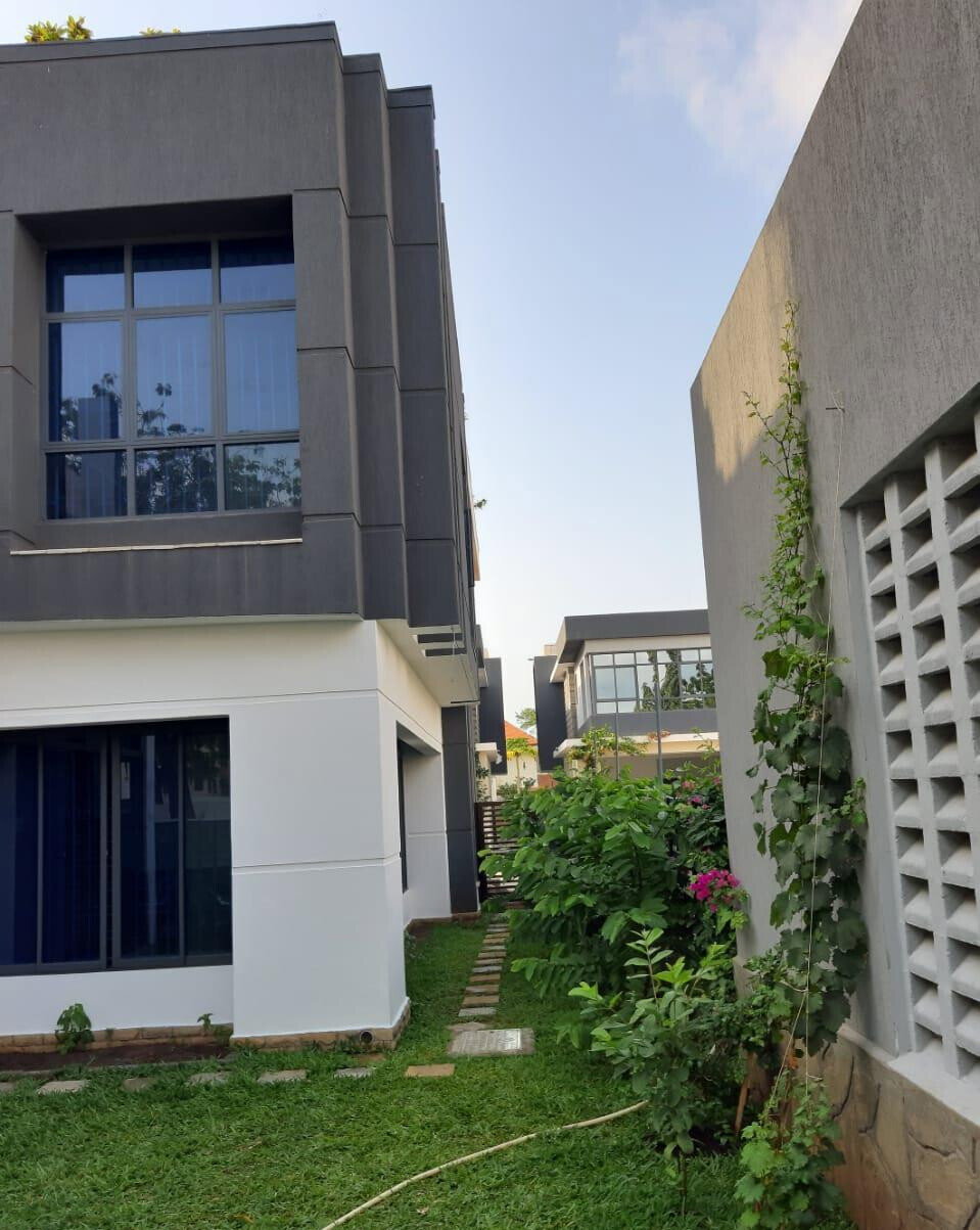 4BR Townhouse with Pool & Generator - Links Road, Nyali