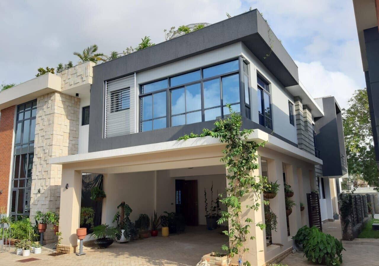 4BR Townhouse with Pool & Generator - Links Road, Nyali