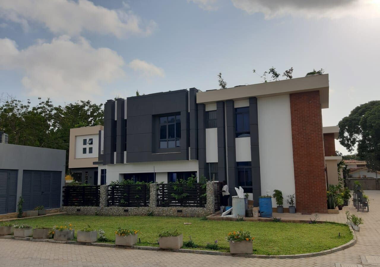 4BR Townhouse with Pool & Generator - Links Road, Nyali