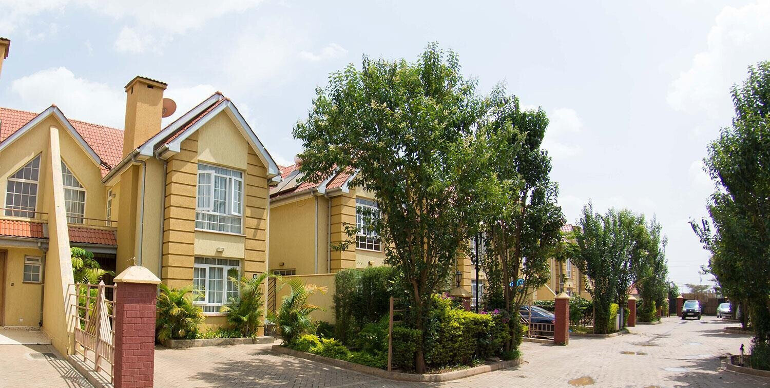 4BR All-Ensuite Townhouse with DSQ & Walk-in Closets – Langata