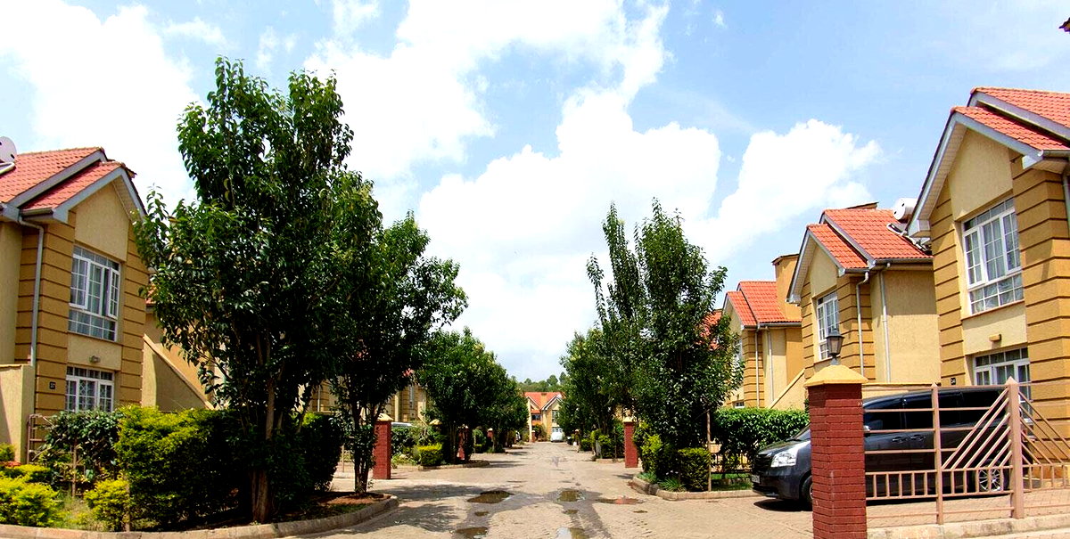 4BR All-Ensuite Townhouse with DSQ & Walk-in Closets – Langata