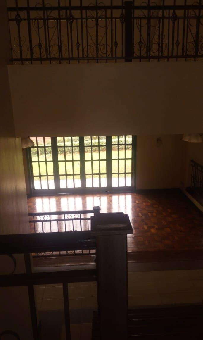 4BR All-Ensuite Townhouse with Guest Room & Fireplace - Rosslyn, Runda