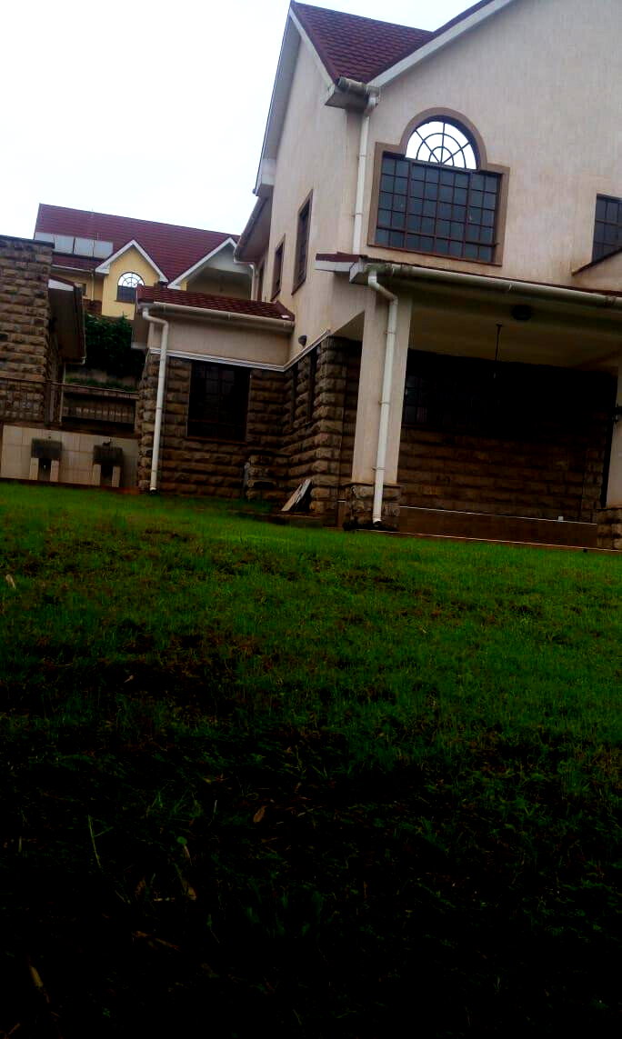 4BR All-Ensuite Townhouse with Guest Room & Fireplace - Rosslyn, Runda