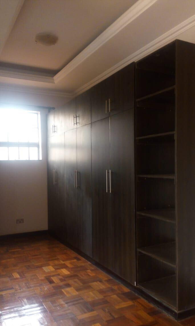 4BR All-Ensuite Townhouse with Guest Room & Fireplace - Rosslyn, Runda