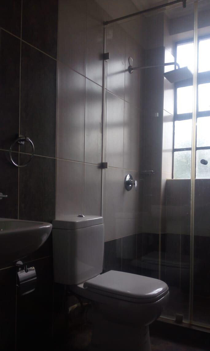4BR All-Ensuite Townhouse with Guest Room & Fireplace - Rosslyn, Runda